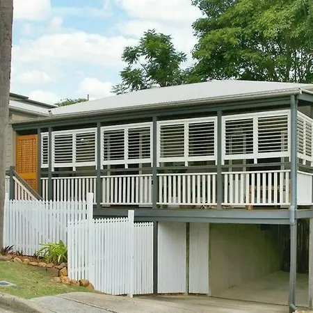 House Of Fairy Wren -Charming Queenslander Cottage Mins Drive To Brisbane Cbd And Gabba Stadium! Exterior photo