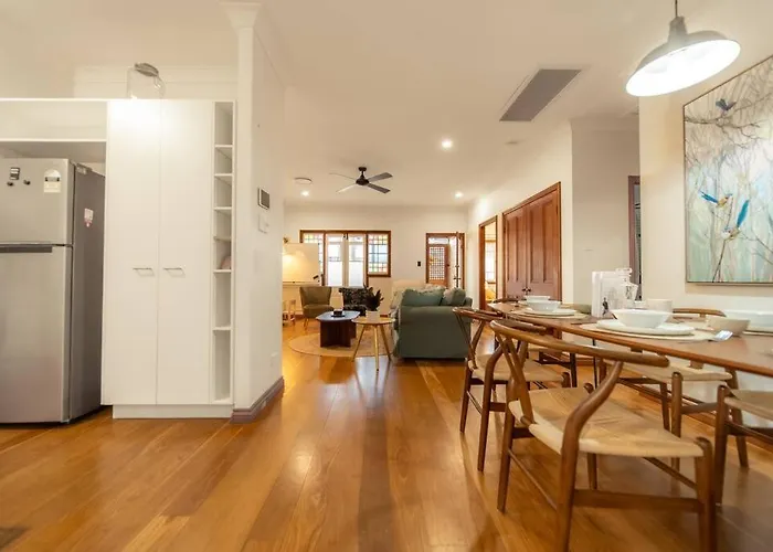 House Of Fairy Wren -Charming Queenslander Cottage Mins Drive To Brisbane Cbd And Gabba Stadium!