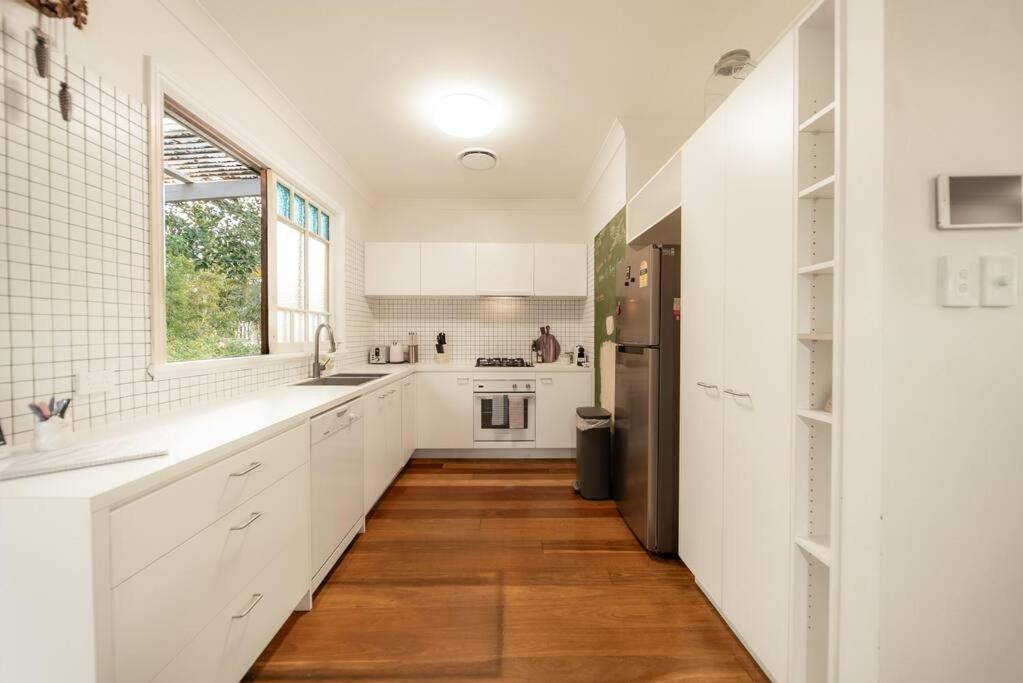 House Of Fairy Wren -charming Queenslander Mins Drive To Cbd And Gabba Stadium! Holiday home